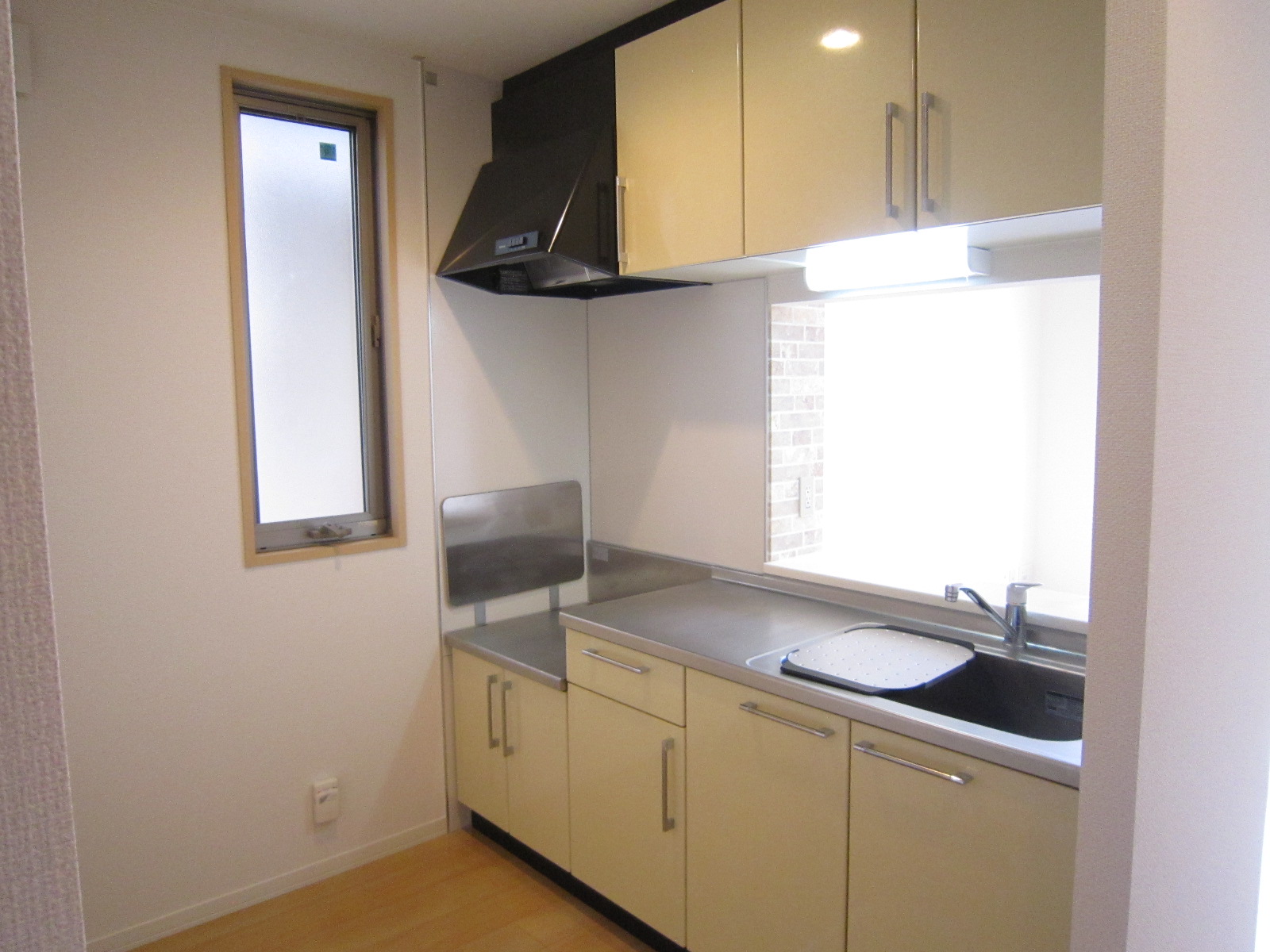 Kitchen. It is a popular counter kitchen specification to women