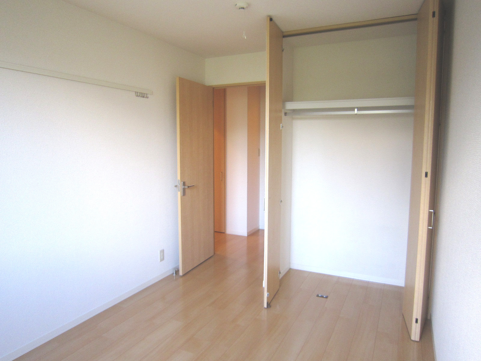 Receipt. Efficiently stored in the shelf closet.