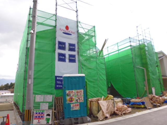 Local appearance photo. Local (11 May 2013) Shooting