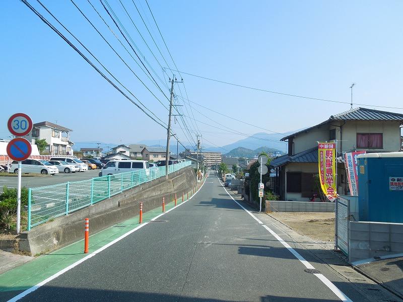 Local photos, including front road. Front road is a picture! ! Thank spacious feeling of freedom