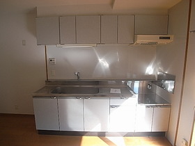 Kitchen. Kitchen 2-burner stove can be installed