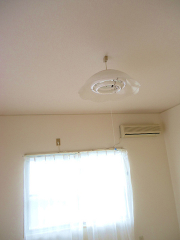 Other room space. Day is good