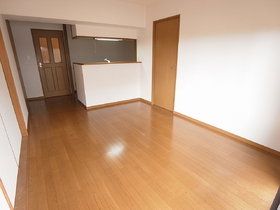 Living and room. Living 12.5