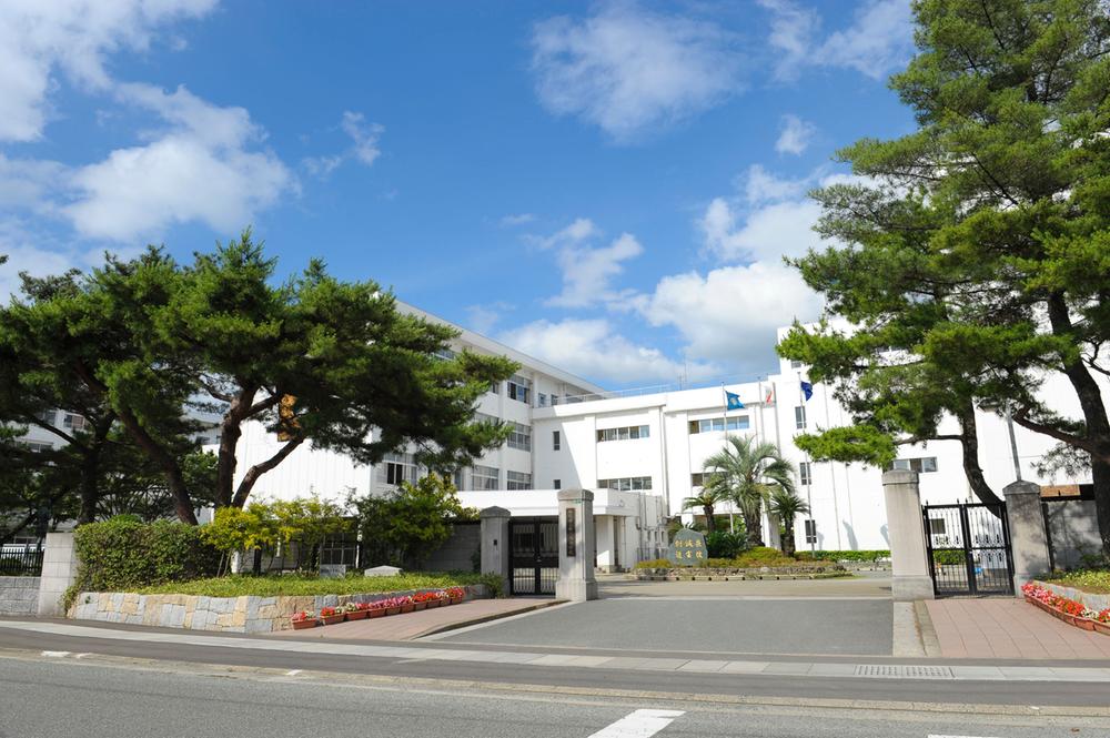 high school ・ College. Shingu 870m to high school