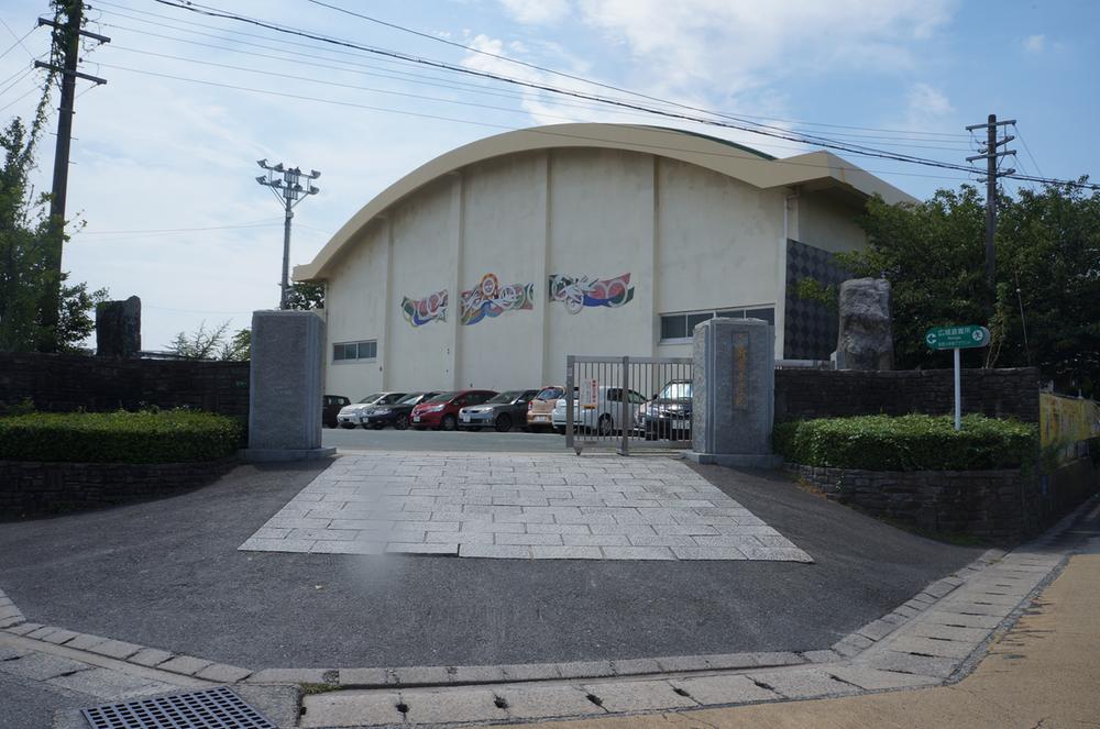 Primary school. Shingu to elementary school 280m