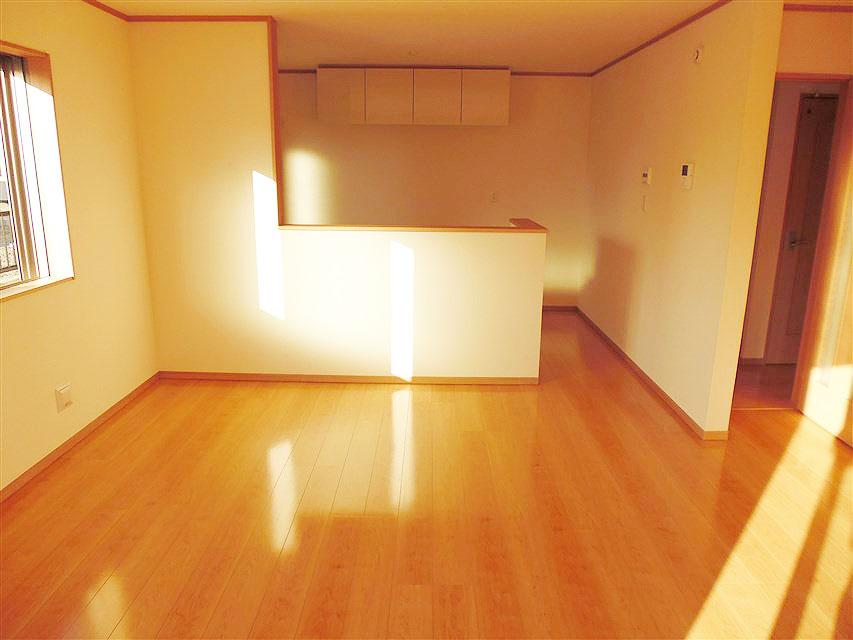 Living. Bright and wide over have living