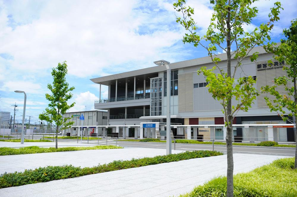 station. JR 1100m to "Shingu Central" station