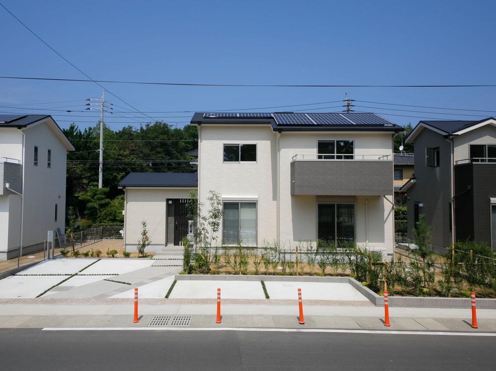 Local appearance photo. No. 3 destination model house exterior photo. The room, You have to lay out the furniture. (September 2013 shooting)