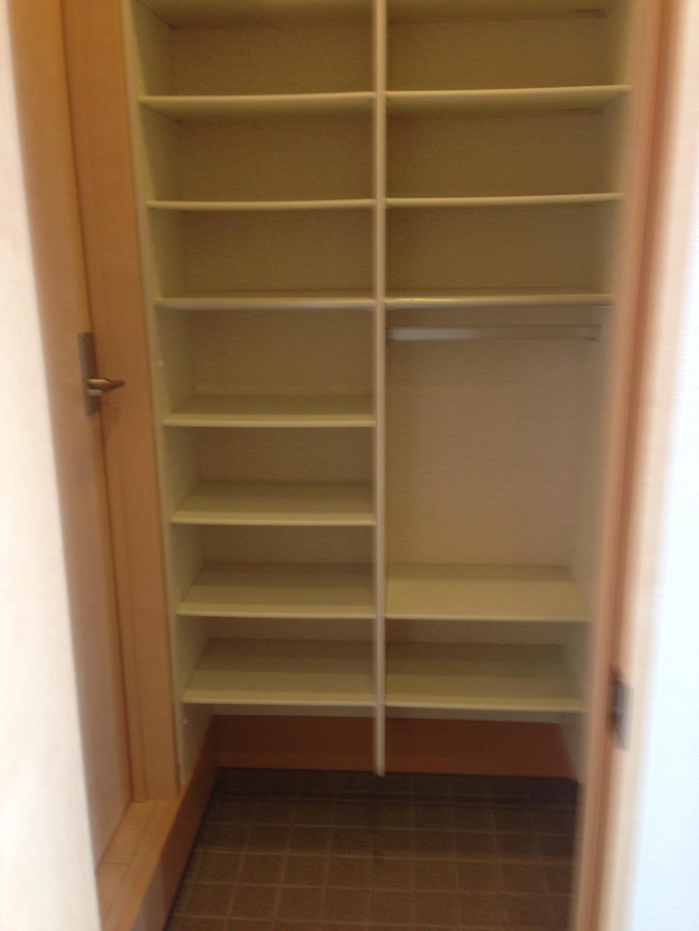 Receipt. 3 Gochi shoes-in closet.