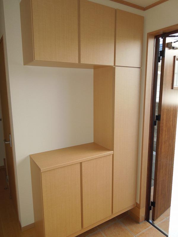 Entrance. Storage capacity is rich shoes cloak to boot from sandals (^ o ^) Entrance around you Katazuki neat (^_^) / By the way, it is with window