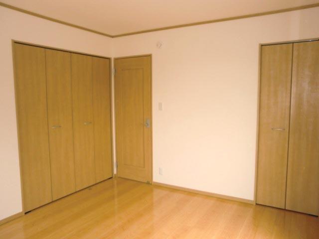 Non-living room. The master bedroom is, Storage There are two places.