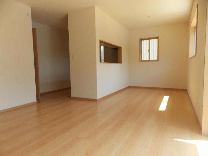 Same specifications photos (living). Since the face-to-face is the kitchen More, It is a conversation with his wife in the cooking, Communication The new model of the family