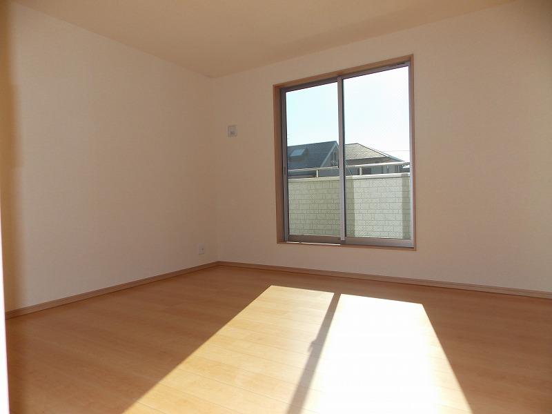 Same specifications photos (Other introspection). Western is. 'm Bright and airy also good (^ _ ^) v