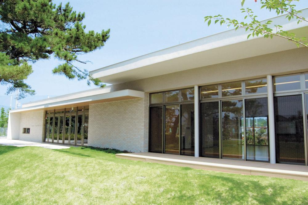 Other. "Connecting the time", "connecting the space", "connecting the heart", "connecting the function" on the theme, A beautiful city that leads to the future after 100 years, We will continue to form in the six companies of thoughts and technology.