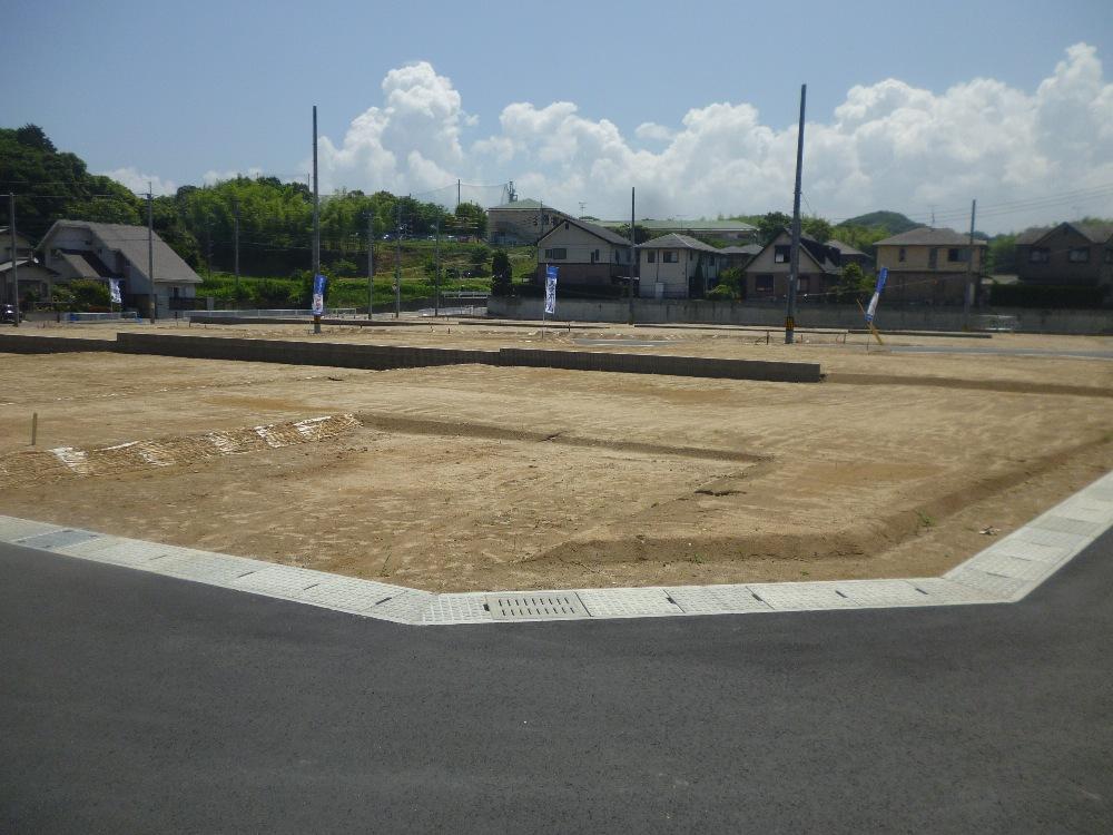 Local photos, including front road. Local (June 2013) Shooting No. 8 locations