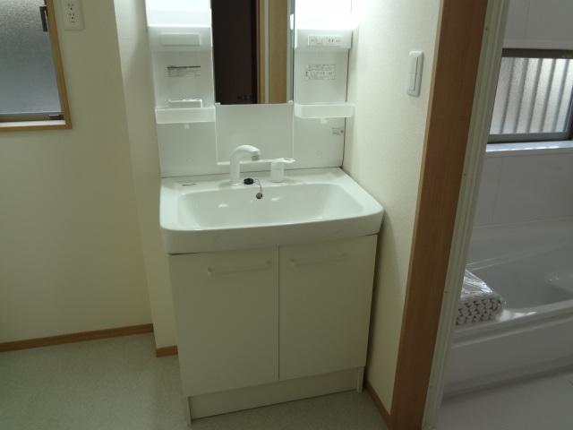 Wash basin, toilet. Ensure sufficient breadth basin dressing room is also at the washing machine