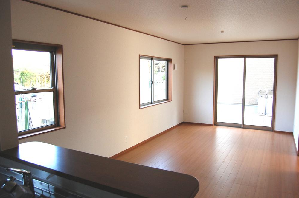 Same specifications photos (living)