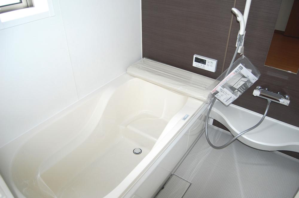 Same specifications photo (bathroom)