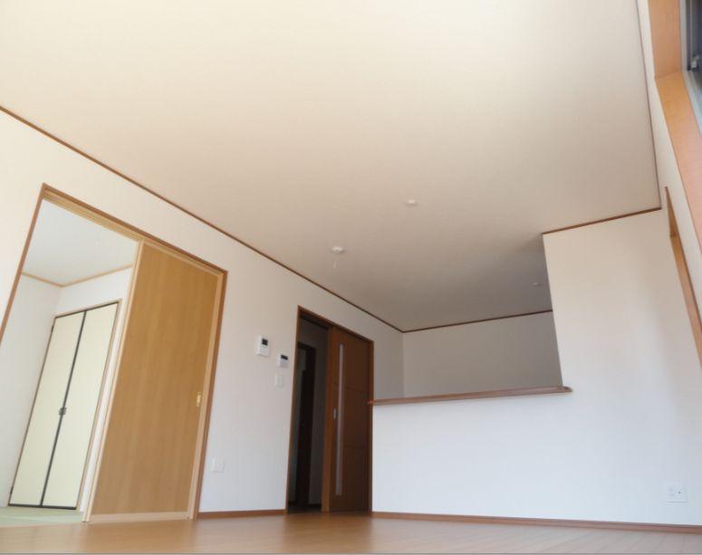 Same specifications photos (living). The photograph is the same type