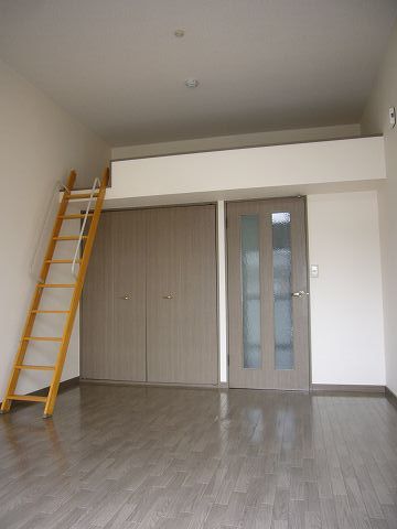 Kitchen. Popular with loft.