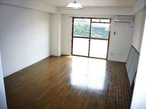 Kitchen. It is air-conditioned.