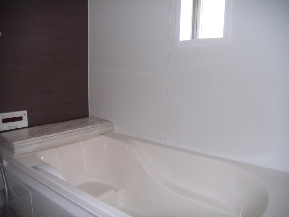 Same specifications photo (bathroom)