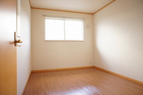 Other room space. Beautiful Western-style.