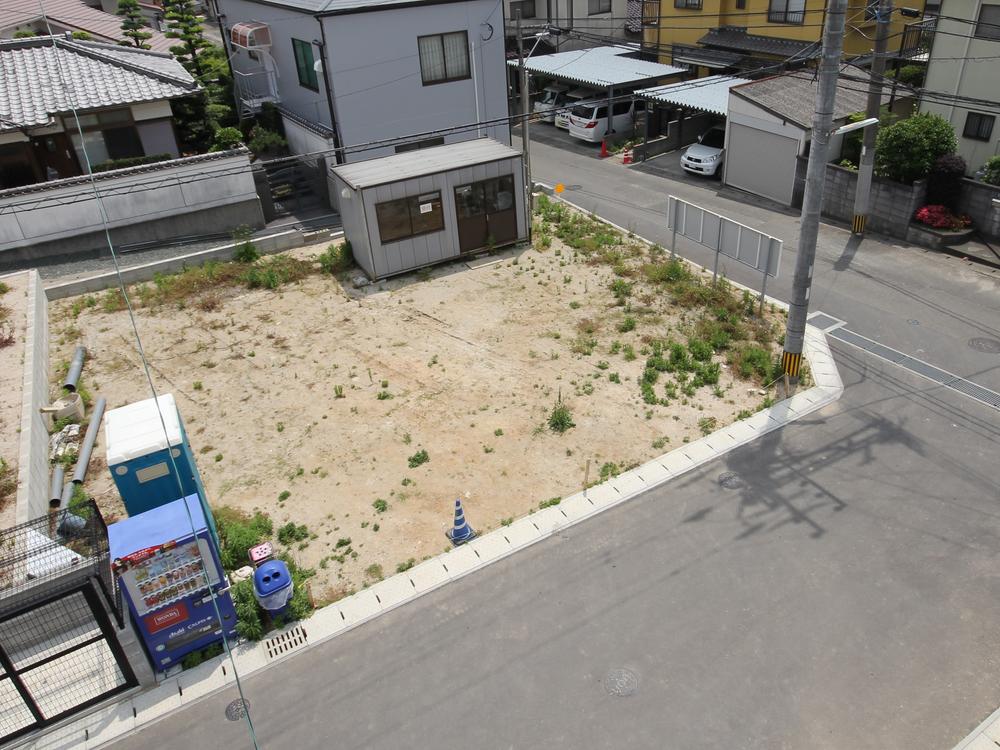 Local photos, including front road. Local (10 May 2013) Shooting