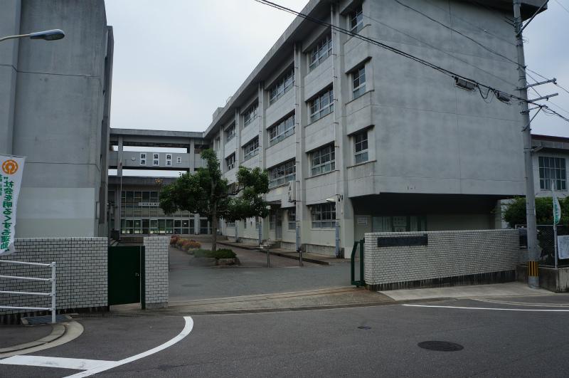 Junior high school. Umi Municipal Umi 960m to East Junior High School