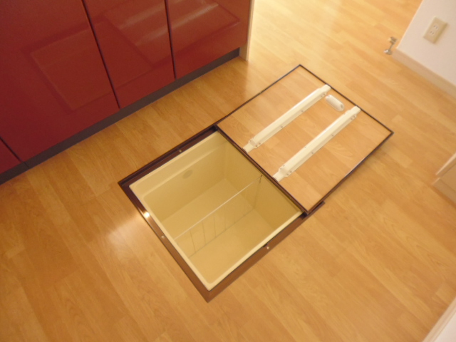 Receipt. Underfloor Storage