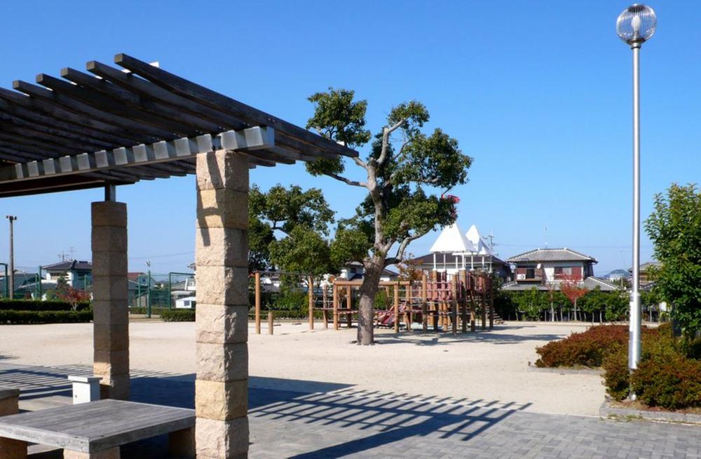 park. 240m until HAYASHIZAKI park