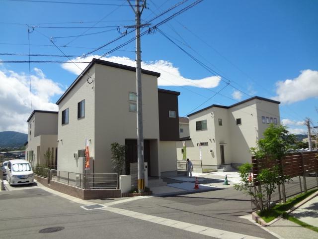 Local appearance photo. Panoramic view