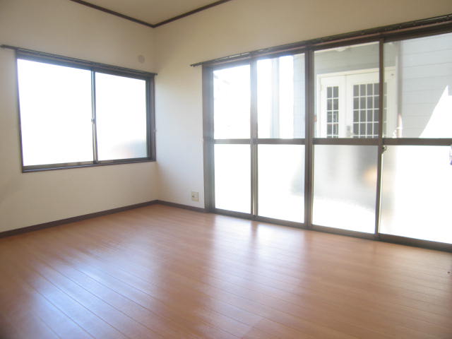 Other room space. Western also sunny! 