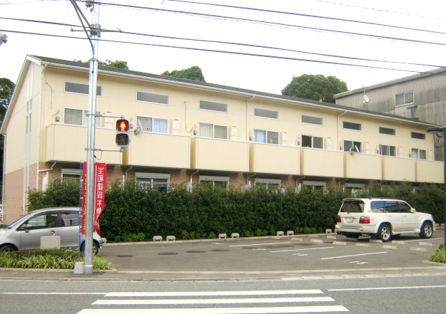 Building appearance. Built shallow a beautiful apartment