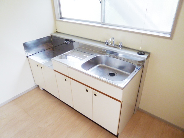 Kitchen. There is also a bright window! ! 