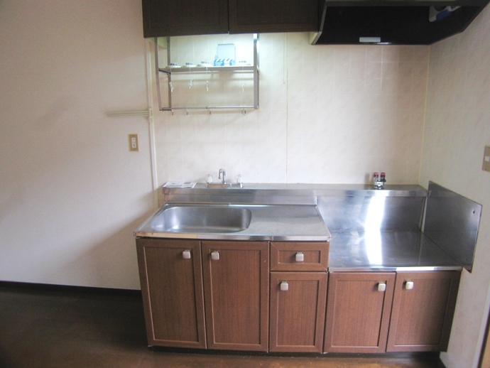 Kitchen. Kitchen of cute woodgrain! 