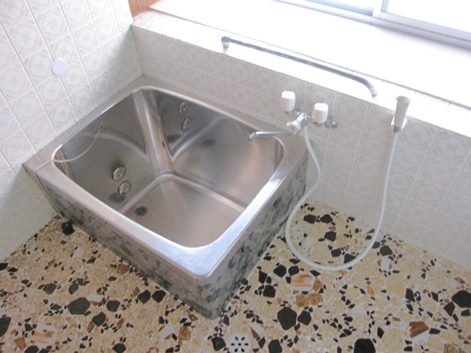 Bath. Water heater Installed! Shower ☆ 