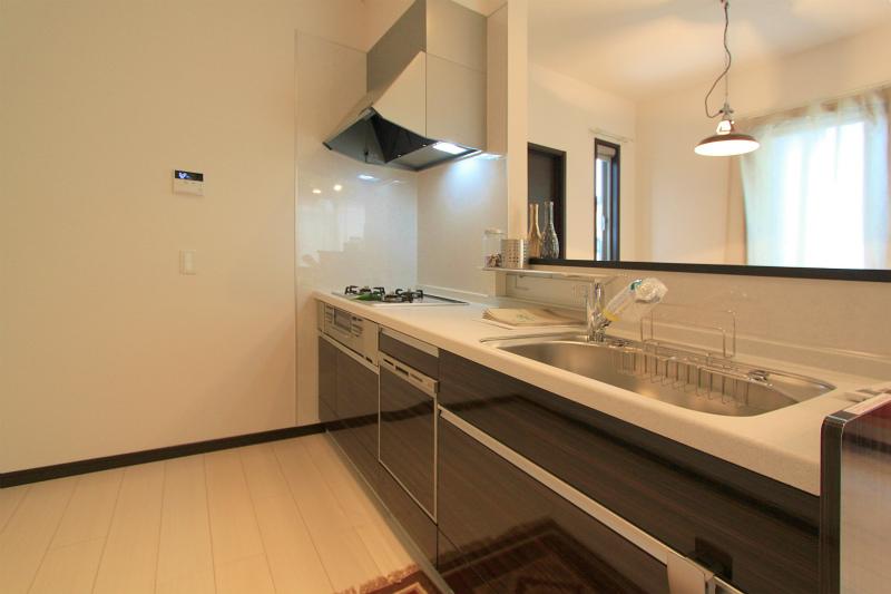 Kitchen. 2013 September 2 shooting.