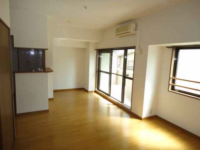 Living and room