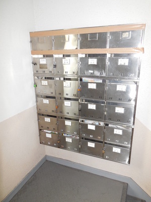 Other common areas. It is a collection mailbox ☆