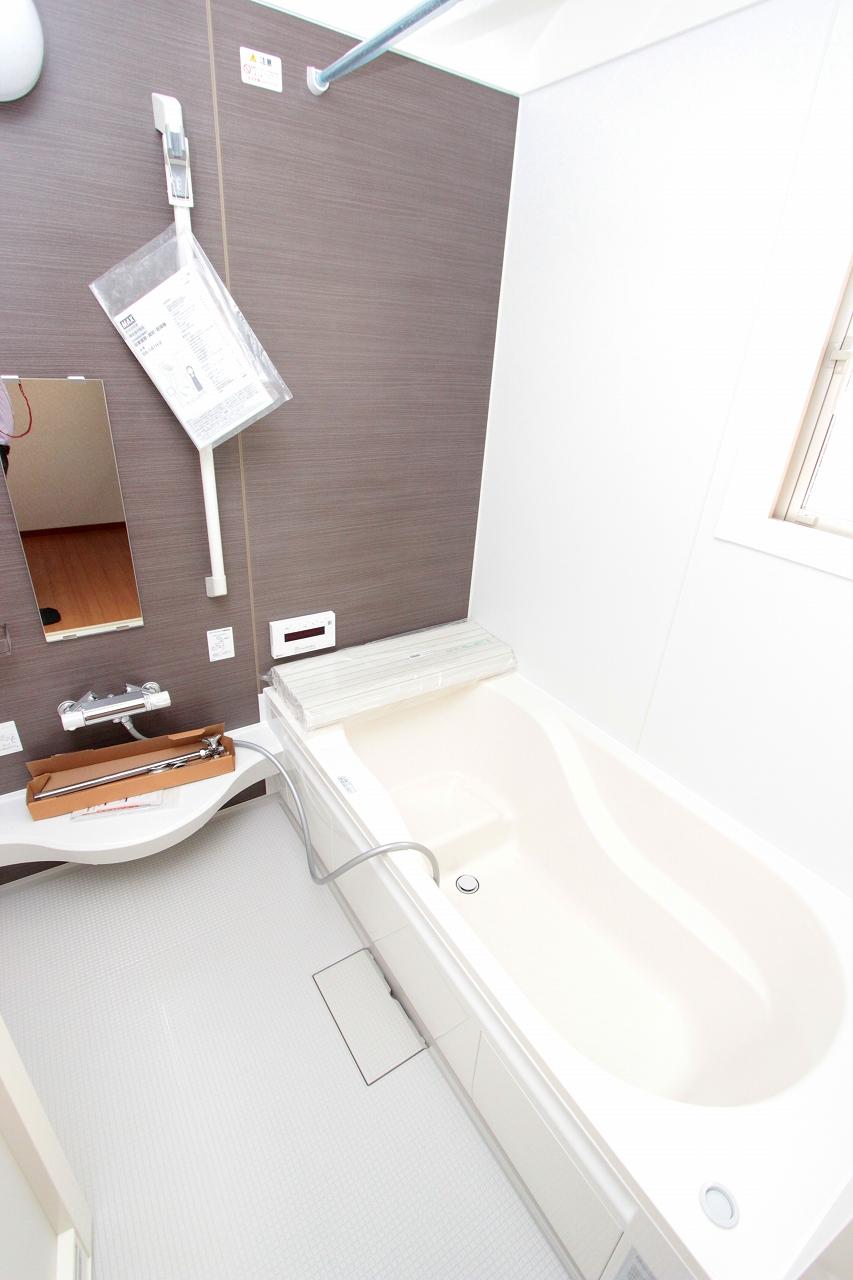 Bathroom. It is a bathroom that was as one tsubo spacious You can bathe stretched out leisurely foot