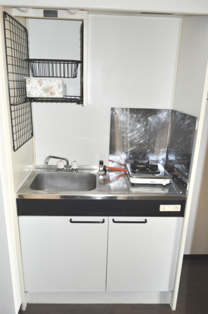 Kitchen. Reform is before. Please Come preview the after renovation