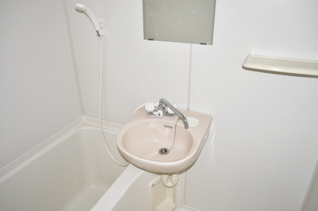 Bath. Reform is before. Please Come preview the after renovation