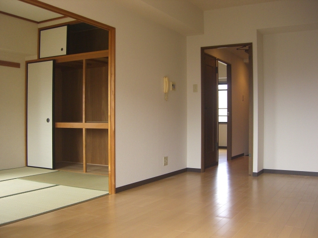 Living and room