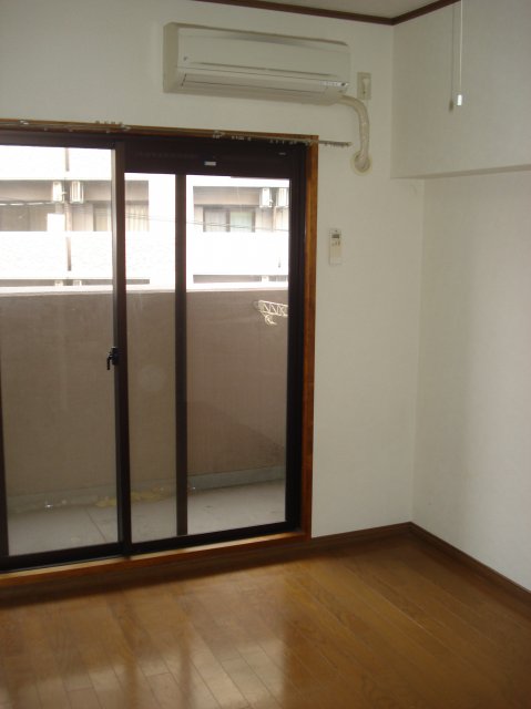 Other Equipment. Air-conditioned