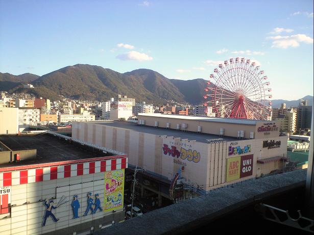 Shopping centre. Chachataun Ogura until the (shopping center) 470m