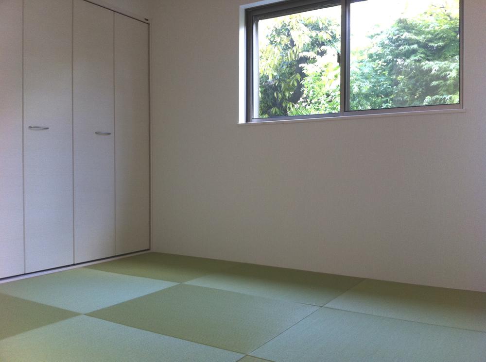 Other introspection. Stylish Japanese-style borderless tatami. Green is the four seasons of the facial expression fun Mel visible from the window (No. 1 point)
