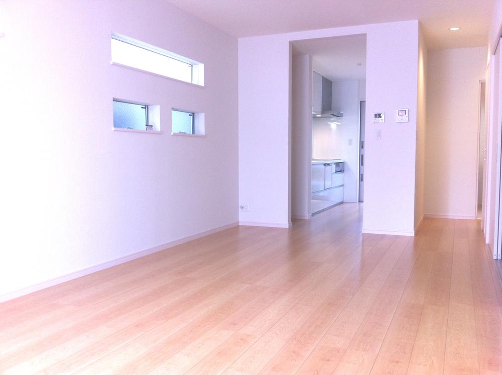 Living. No. 2 destination LDK photo. Also spacious kitchen space in a self-contained kitchen