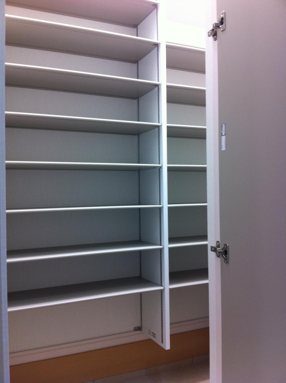 Receipt. You can put even strollers, etc. in the shoes-in closet (No. 2 locations) large capacity! !