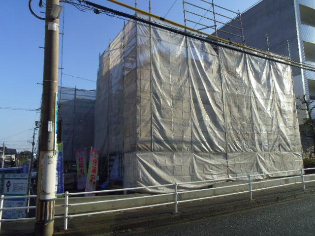 Local photos, including front road. Local (12 May 2013) Shooting